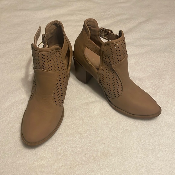 EUC women’s TOP Moda ankle boots, size 8.5 - Picture 1 of 8
